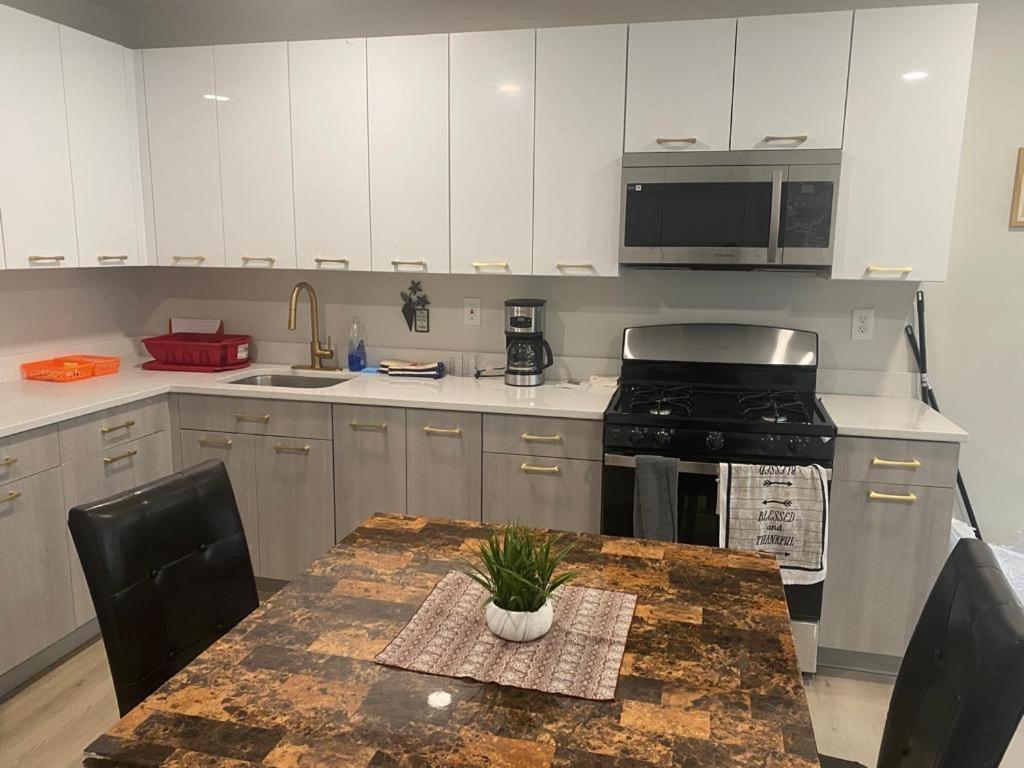 King Suite 8Mins To Newark Airport エクステリア 写真